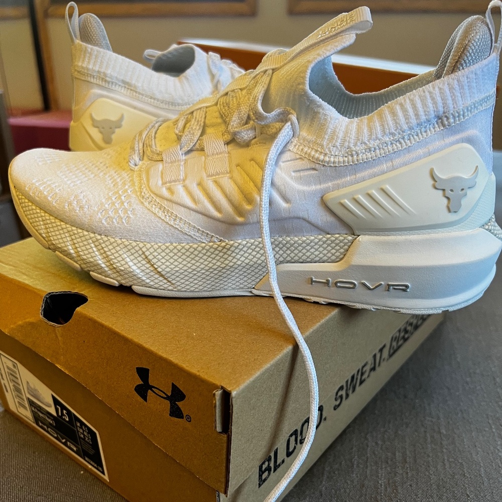 Under Armour Sneakers